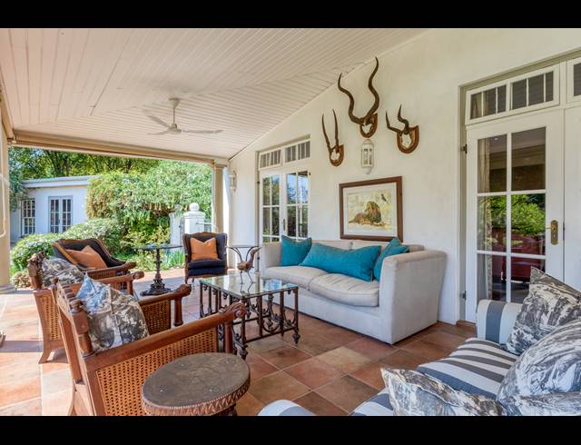 5 BEDROOM FREEHOLD FOR SALE IN CHARTWELL